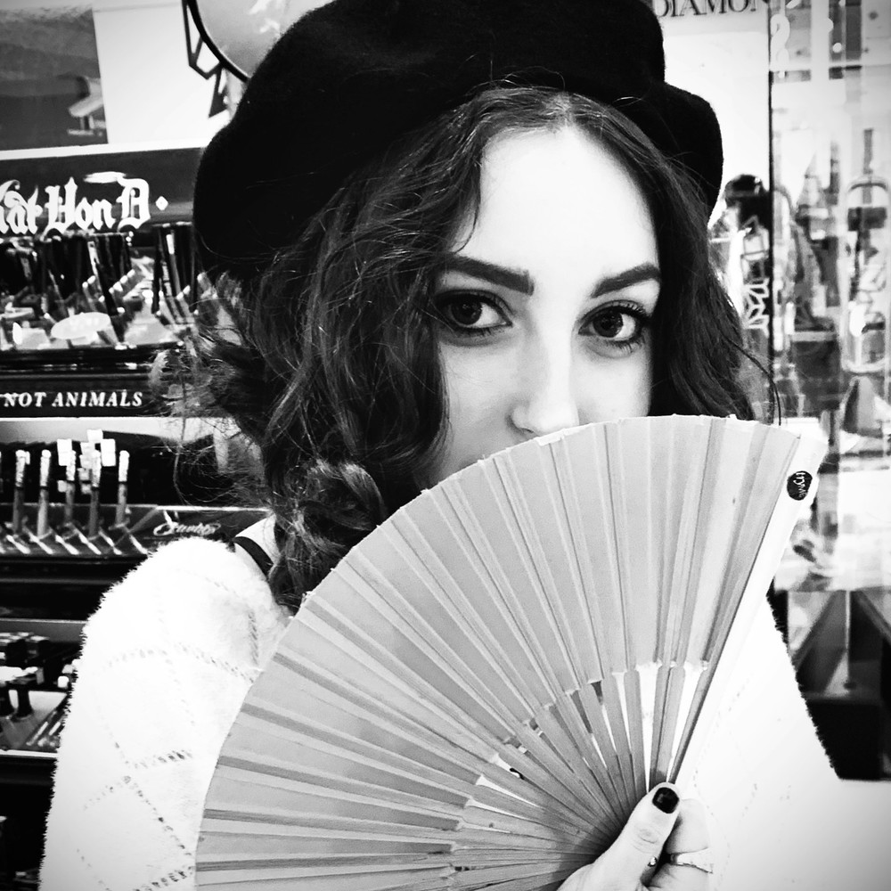 Meet your Posher, Makayla